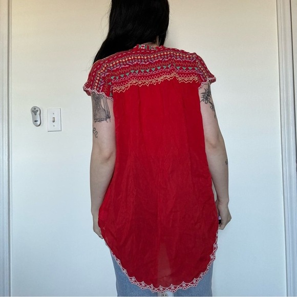 Johnny Was Lissa Weekend Top Linen Red with Multi Floral Embroidery XS - Picture 3 of 5